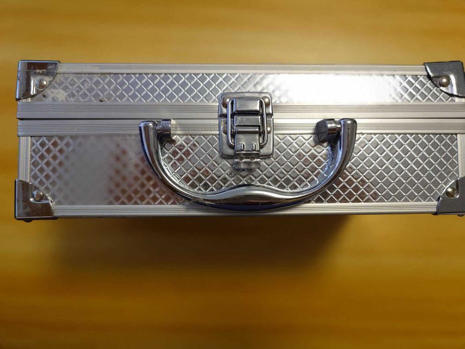 Cutie plina de cartonase YU-GI-OH - 237 cartonase