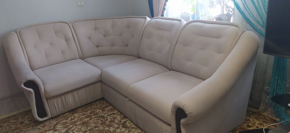 Диван угловой новый абсолютно.