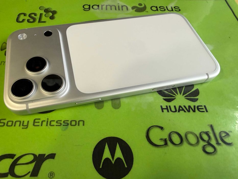 iPhone 17 Pro Max 512gb фабрично отключен