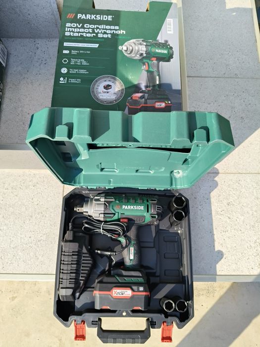 Cheie de impact parkside set  pe acumulator 4 Ah 20v și încărcător scule