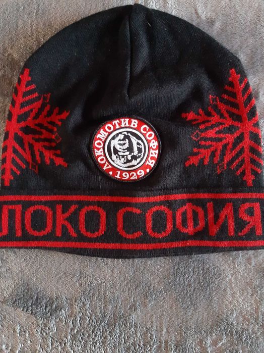 Колекционерски футболни шалове и шапка на Локомотив София-чисто нова