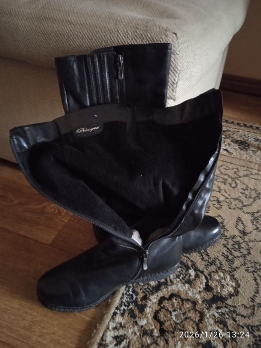 Срочно продам сапоги