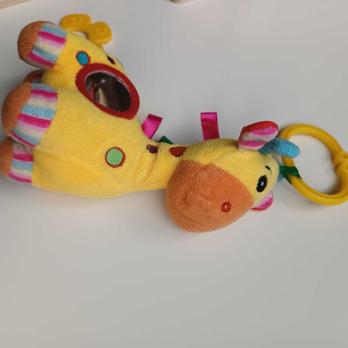 Музикални играчки за бебе за закачане на количка или легло