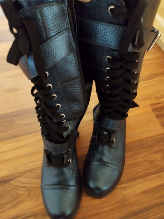 Ghete dama din piele