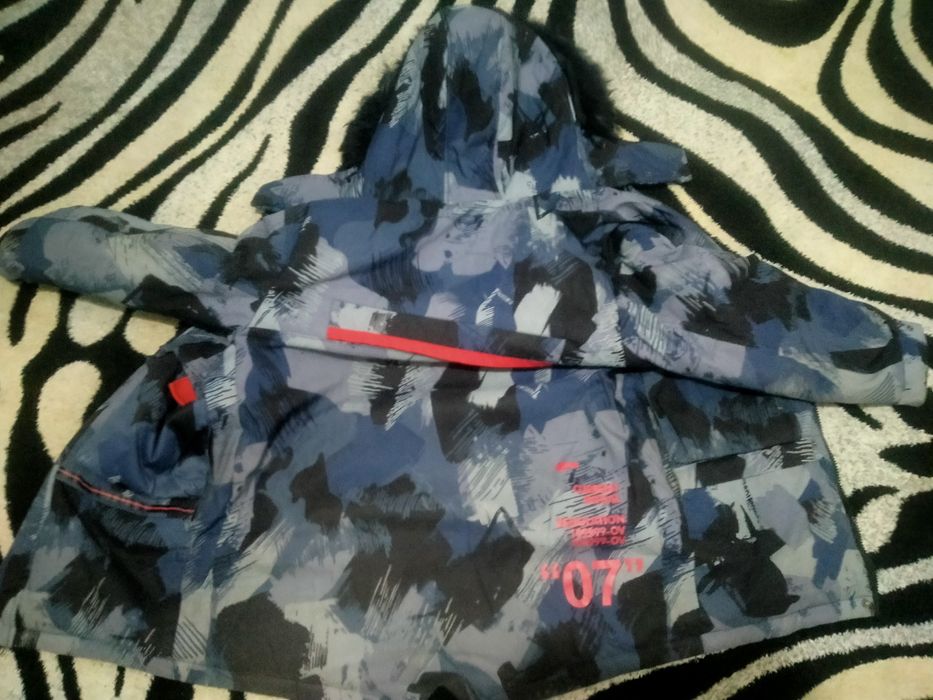 Продам куртку очень теплая