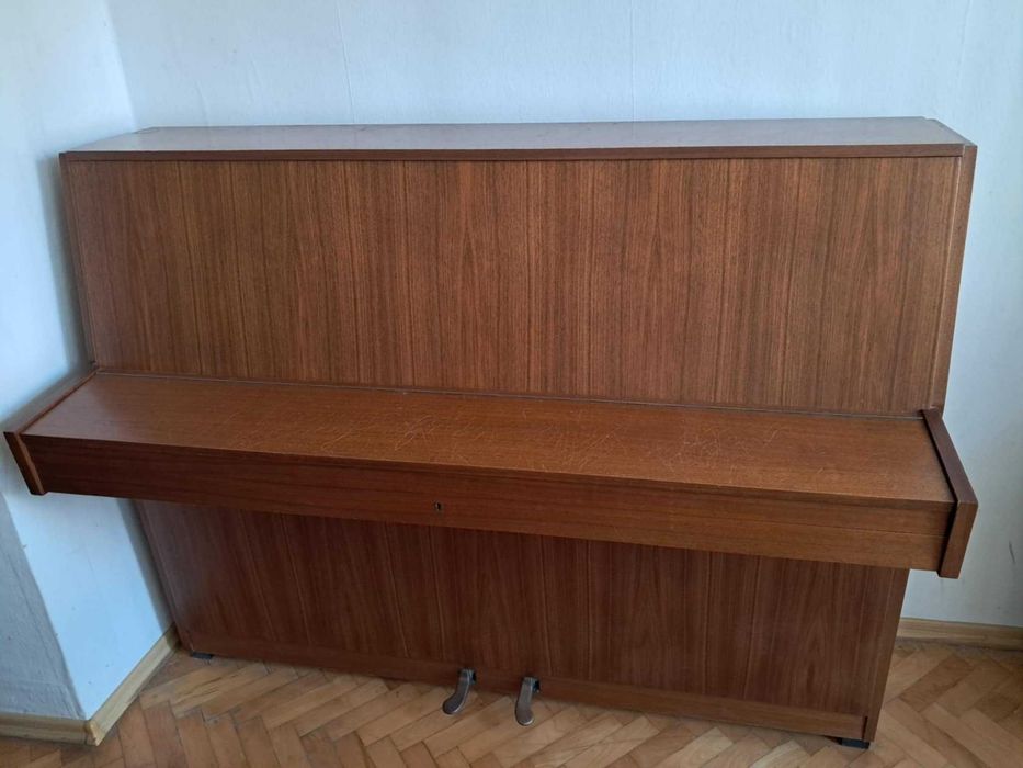 Немско пиано Ronisch