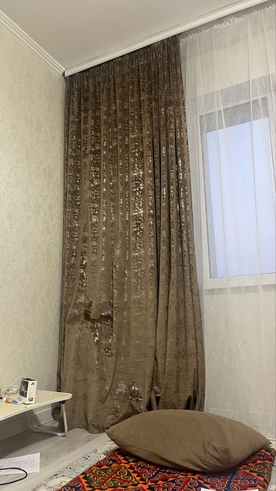 Шторы две штуки по 3 метра