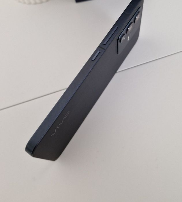 Vivo  v23. 5g. 128.8+8gb.
