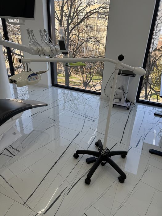 Стоматологичен LED апарат за активиране на избелване на зъби