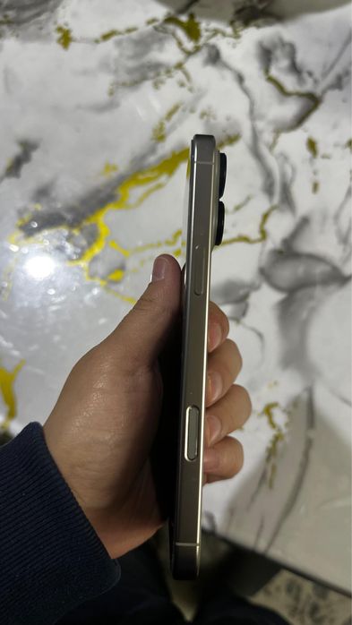 Продам Iphone 16pro max 256