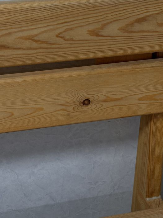 Продам деревянный стол со скамейкой