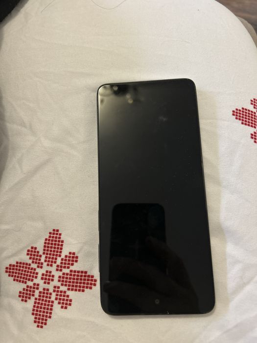 Motorola E32s ………