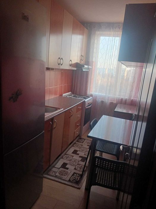 Închiriez apartament doua camere stradal