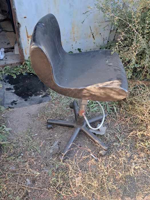Продам Стулья офисные