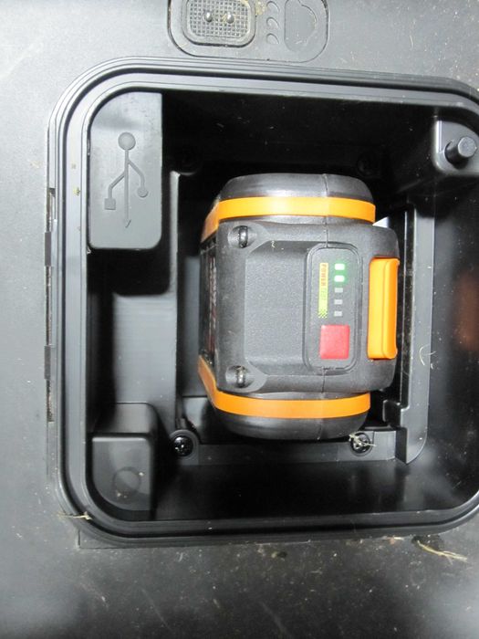 Robot inteligent pentru tuns iarba WORX Landroid Plus WR167E