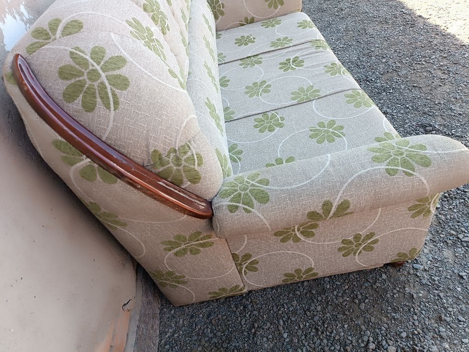 Продам срочно диван