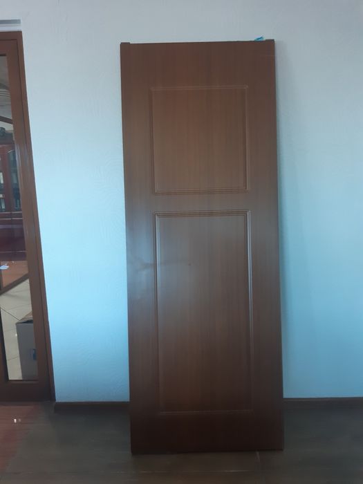 Продам межкомнатные двери 10 000