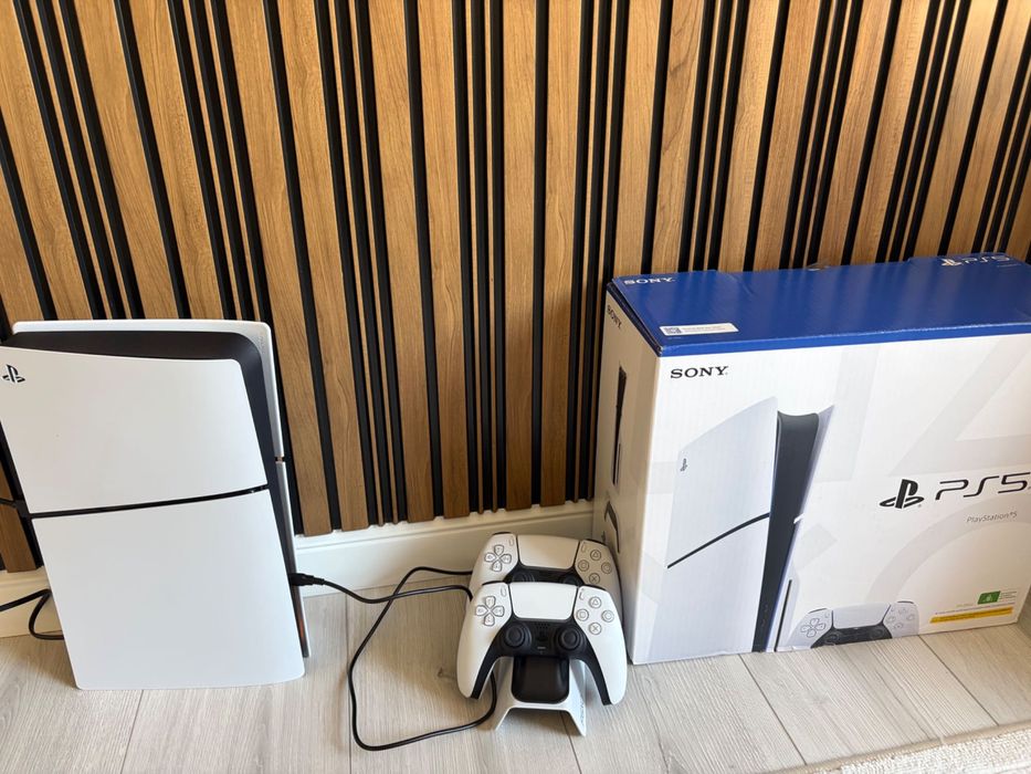 Sony PS5 1TB, Подписка Plus в комплекте