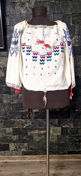 Ie de vânzare  mânecă trei sferturi