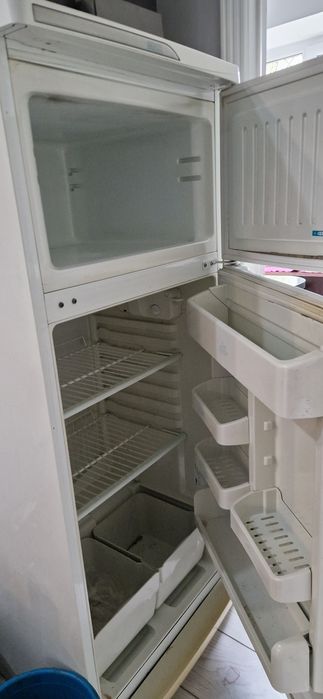 Холодильник бу продам