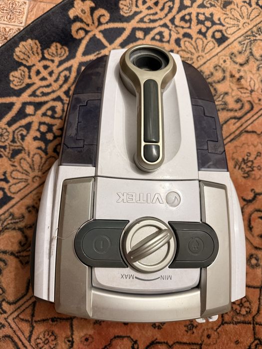 Продам пылесос Vitek