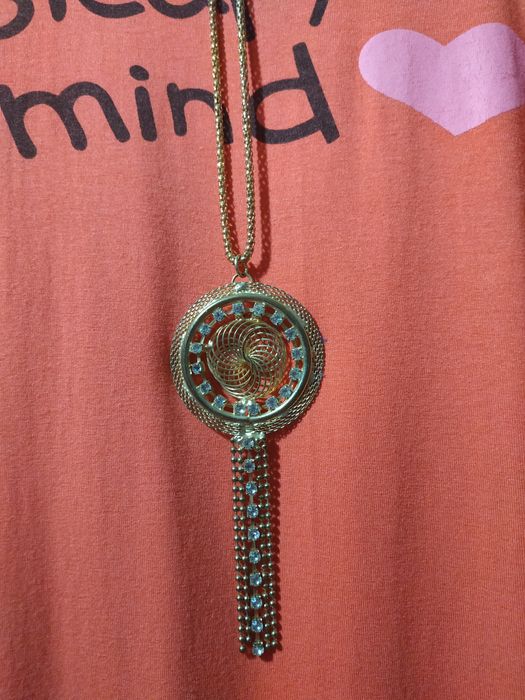 Украшение на шею