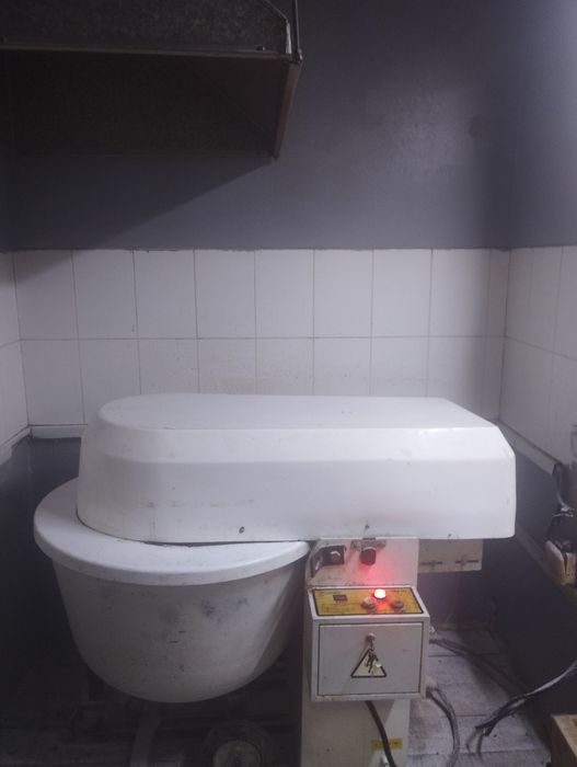 Продам тестомес не дорого