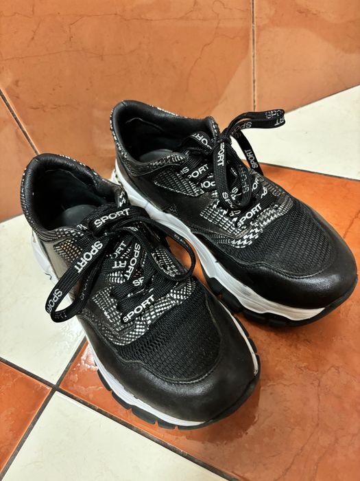 Adidasi Tezyo casual , fara defecte si foarte eleganti dar si sport ,