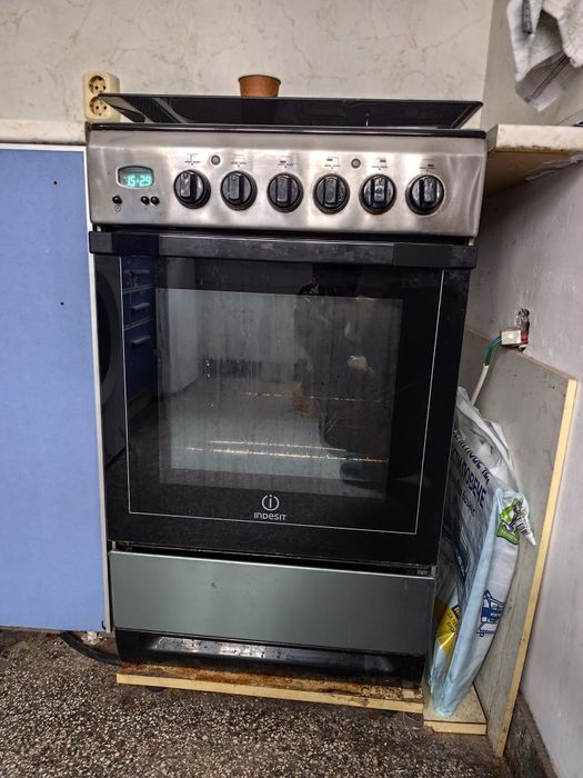 Готварска печка Indesit