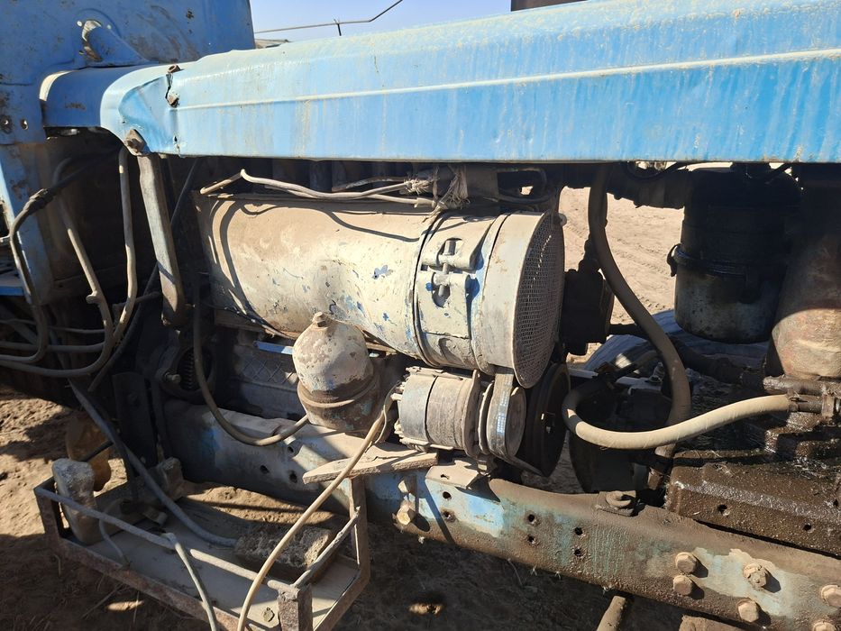 Т28 комплект сотилади, акамлятор стартера бор, юриб турган техника