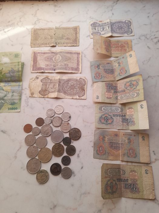 Vând bani de colecție