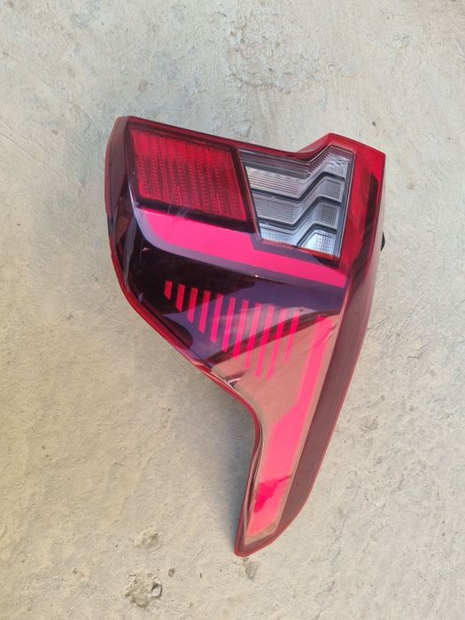 Kia Seltos oʻng tomon orqa fara kia seltos fara