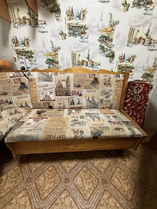 Продается кухонный стол