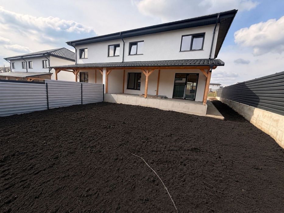 Casa tip Duplex in Ipotesti / Lisaura / 130 mp utili / 260 mp teren