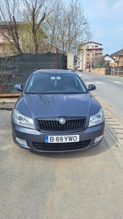 Vând Skoda Octavia II
