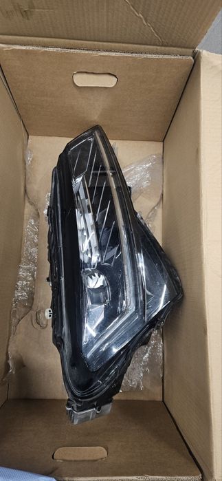 Фар за Skoda Superb 3V Led оборудван