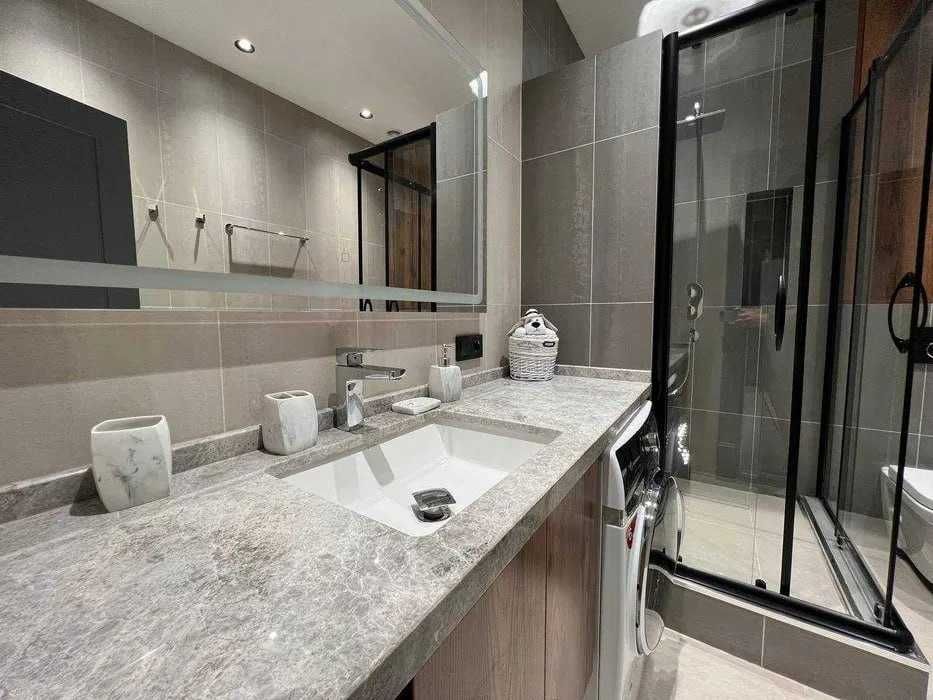 Сдаётся срочно 2 комнатная квартира на Метро Максима Горького