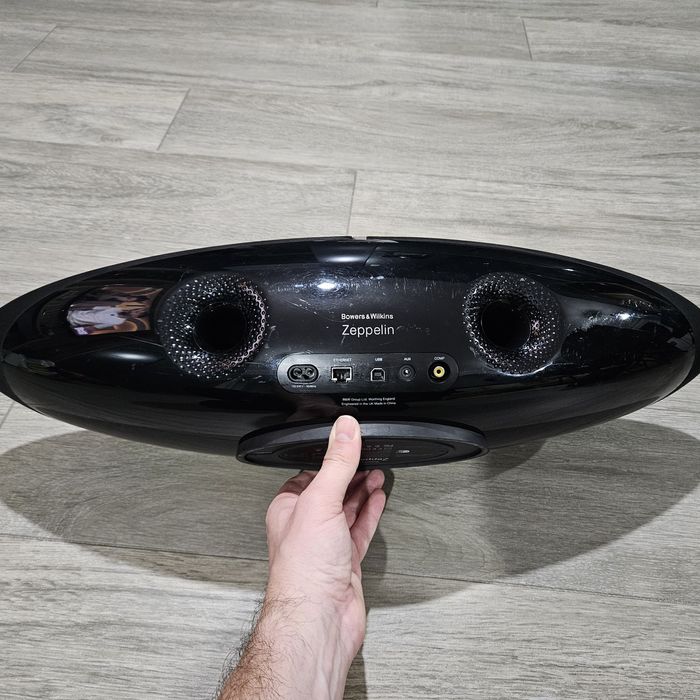 Boxa audio Bowers & Wilkins ZeppelinAir, pentru piese!