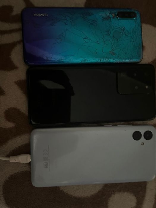 Обменяю 3 телефона