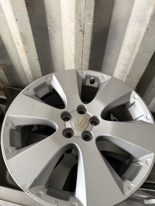 Литые диски оригинал Subaru диаметром 17