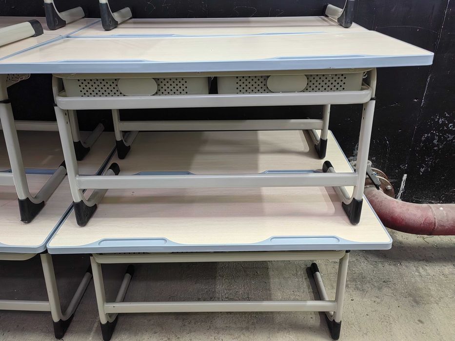 Продам школьную парту