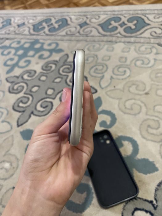 Продам айфон 11 белый