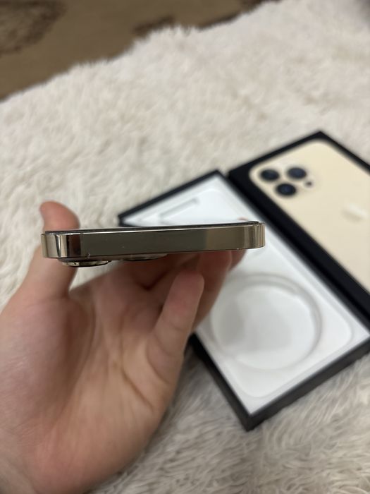 Продам айфон 13 про