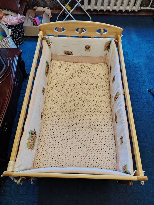 Детская кроватка