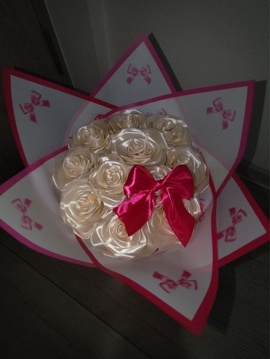 Buchere trandafiri satin,reducere 15% de Valentine’s day