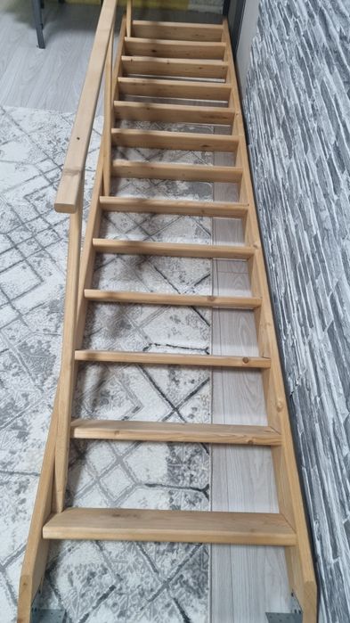 Продам лестницу б/у