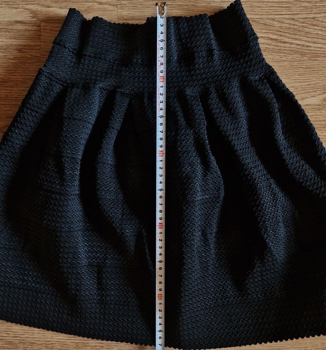 Fustă neagră cu talie elastică