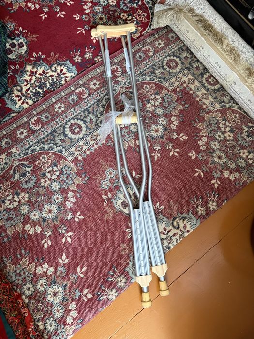 продам костыль новый————————