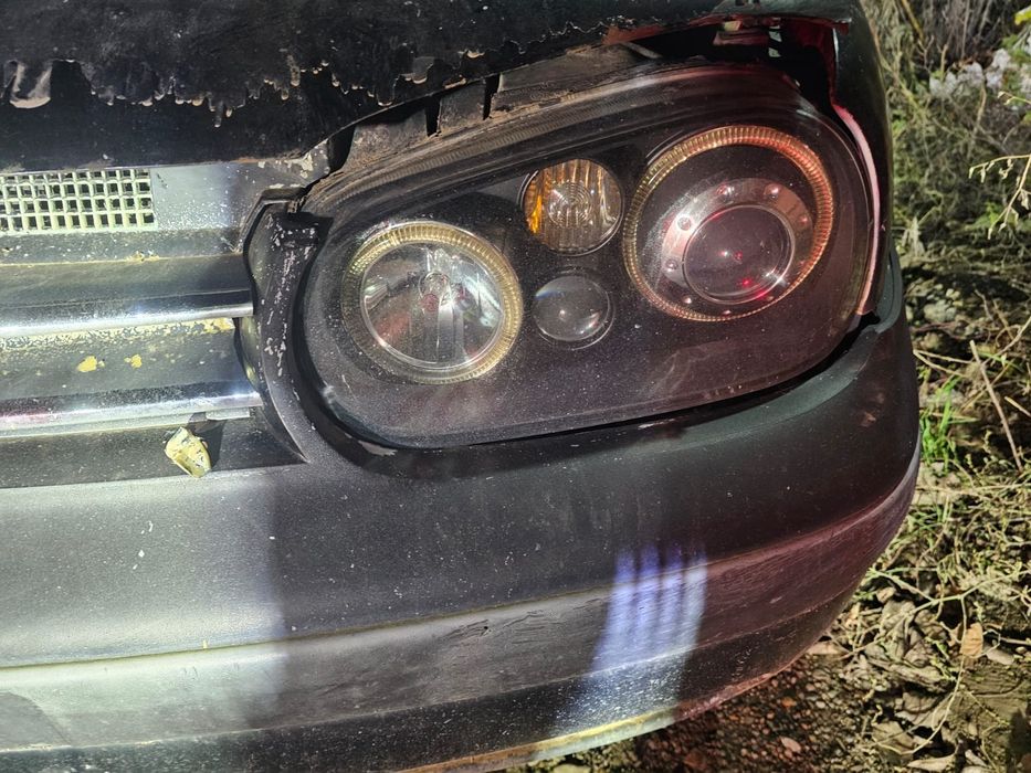 Vând faruri golf 4 cu lupă xenon