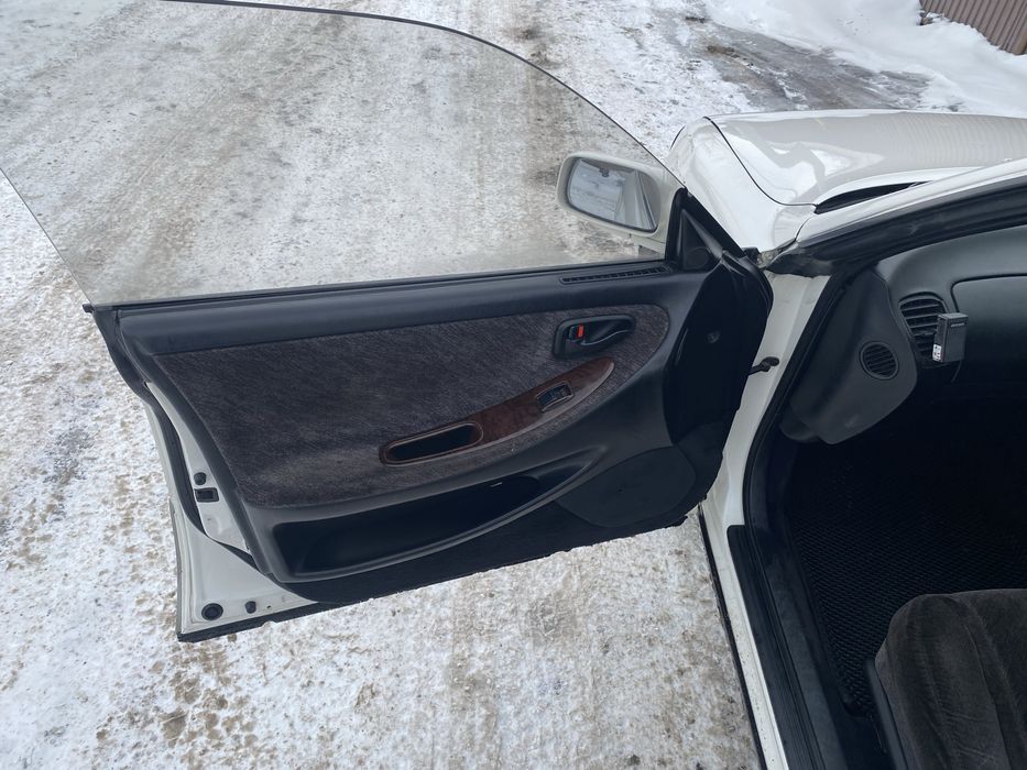 Тайота виндом на уверенном ходу